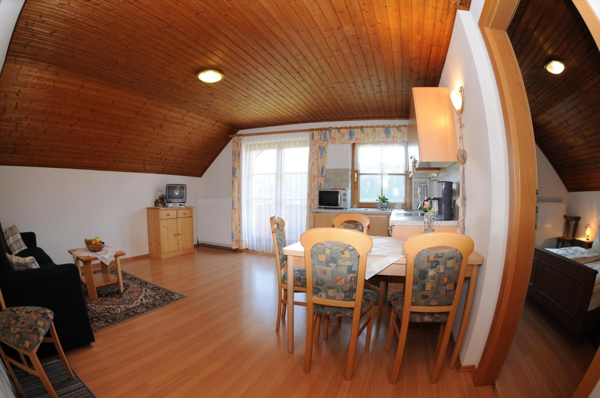 Haus Lukasser Grobming Luaran gambar