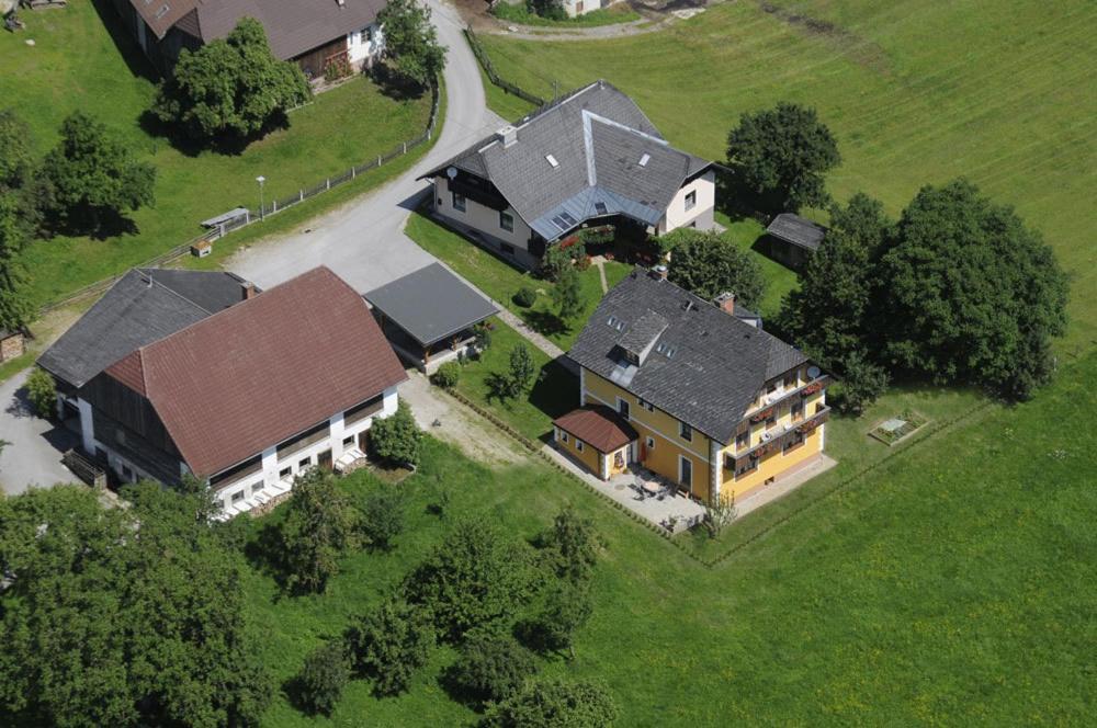 Haus Lukasser Grobming Luaran gambar